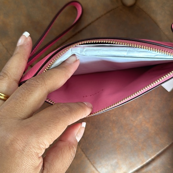 NWT COACH SM WRISTLET - Picture 8 of 11